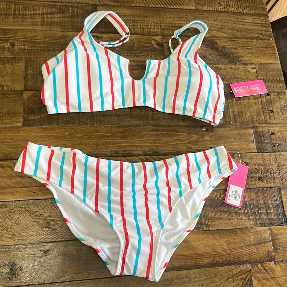 NINETY-NINE DEGREES JUNIORS STRIPED BIKINI: WHITE: NEW WITH TAGS:SIZE XL (15/17)